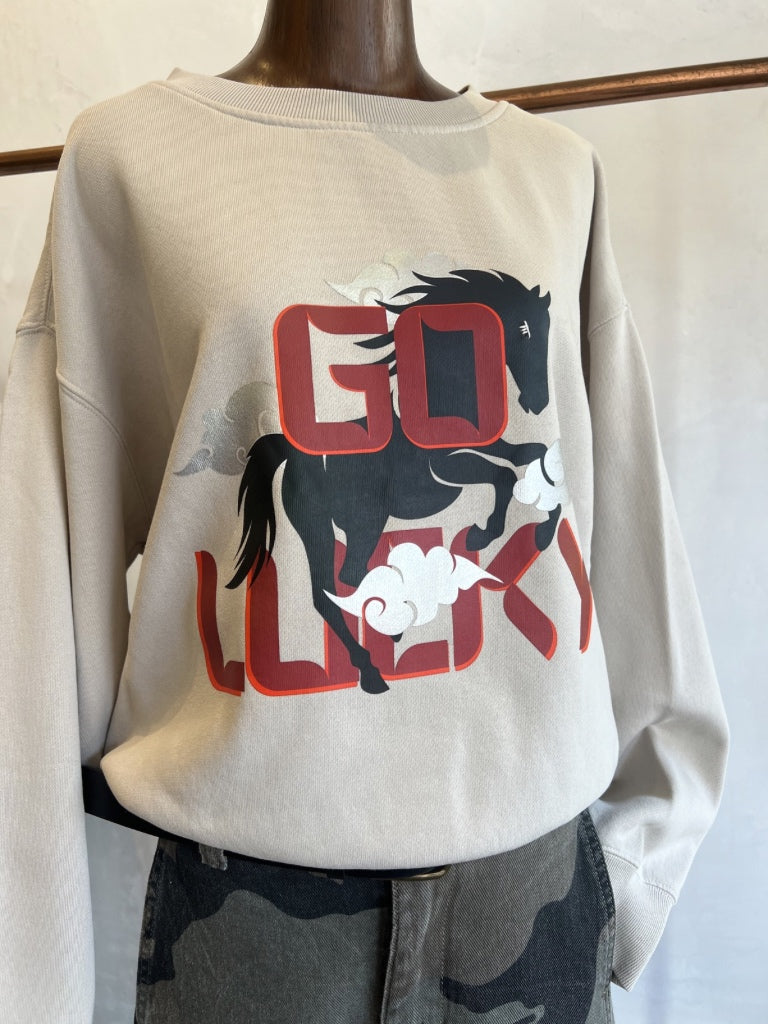 GO LUCKY SWEAT - STONE