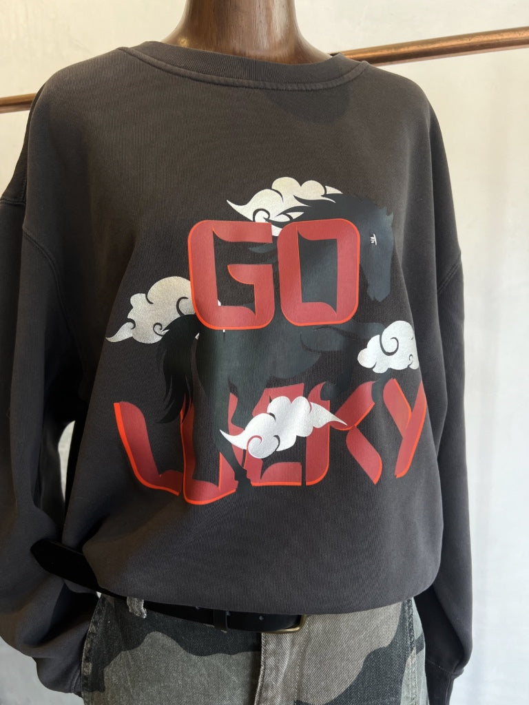 GO LUCKY SWEAT - WASHED BLACK